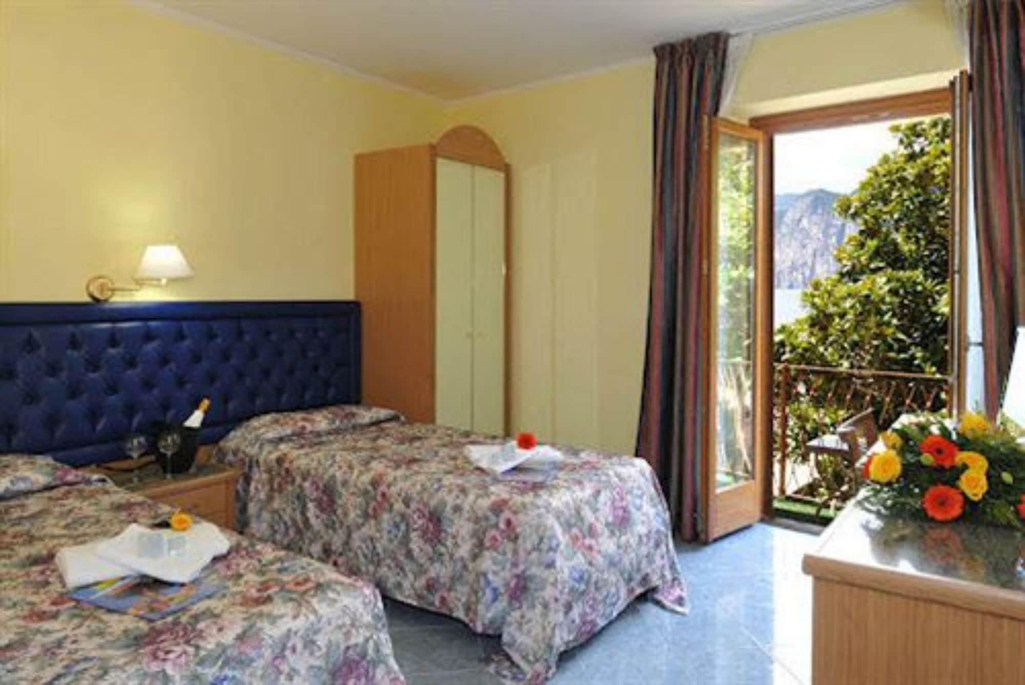 Hotel マルチェージネ エクステリア 写真